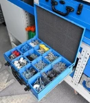 04_Valise dans l’aménagement Syncro, avec 10 casiers