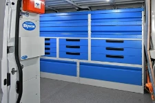 05_Tiroirs métalliques et étagères fermées sur Fiat Ducato pour chauffagiste plombier