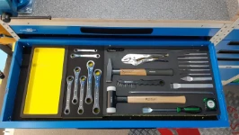 06_Détail tiroir métallique avec logements d’outils sur Fiat Ducato aménagé par Syncro