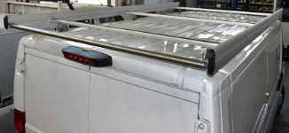 06_Rouleau et barres latérales de contention pour porte-bagages Syncro sur fourgon pour frigoriste