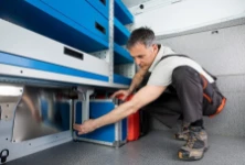 10_Système arrimage valises au sol pour fourgons