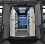 Aménagement Daily 2014 en atelier pour manutention installations