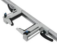 Bloquer et débloquer facilement le chargement dans le fourgon