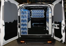 Fourgon aménagé pour montage stores