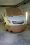 Fourgon chez le carrossier