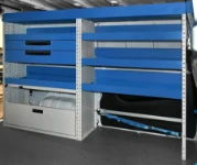 Rayonnages sur les deux côtés du Trafic