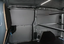 Vue côté droit de l’Expert pour reprises télévisées et cinématographiques