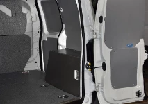 Revêtement côté droit en tôle prélaquée et contreplaqué marine résiné pour le Fiat Fiorino