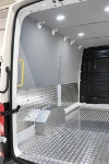 Revêtement en aluminium des parois et du sol dans le compartiment de charge du MAN TGE