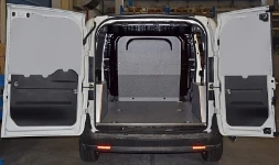 Rivestimento interno con pianale e pannellatura per Berlingo Citroen