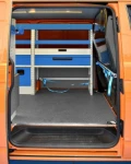 Scaffalatura Jumpy vista dalla porta laterale