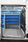 Tablettes de rayonnage, tiroirs transparents, sangles et supports porte-câbles pour le Transit