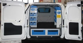 Tiroirs sous plancher pour fourgon aménagé par Syncro pour chauffagiste