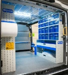 Tiroirs transparents basculants et porte-étau avec étau pour Iveco Daily