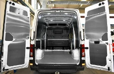 Rivestimento interno con pianale e pannellatura per NV250